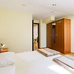 Nada Apartman *