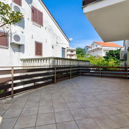 Nada Apartment *