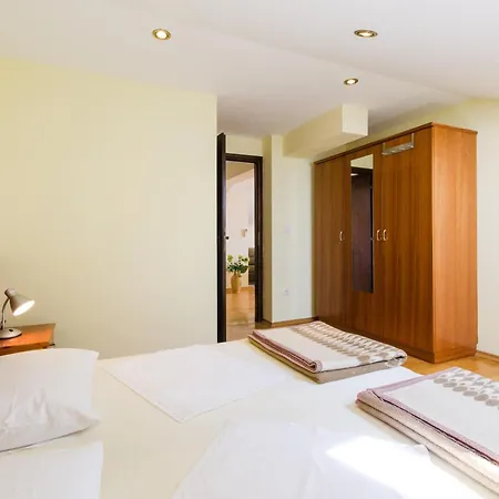 Nada Apartment *